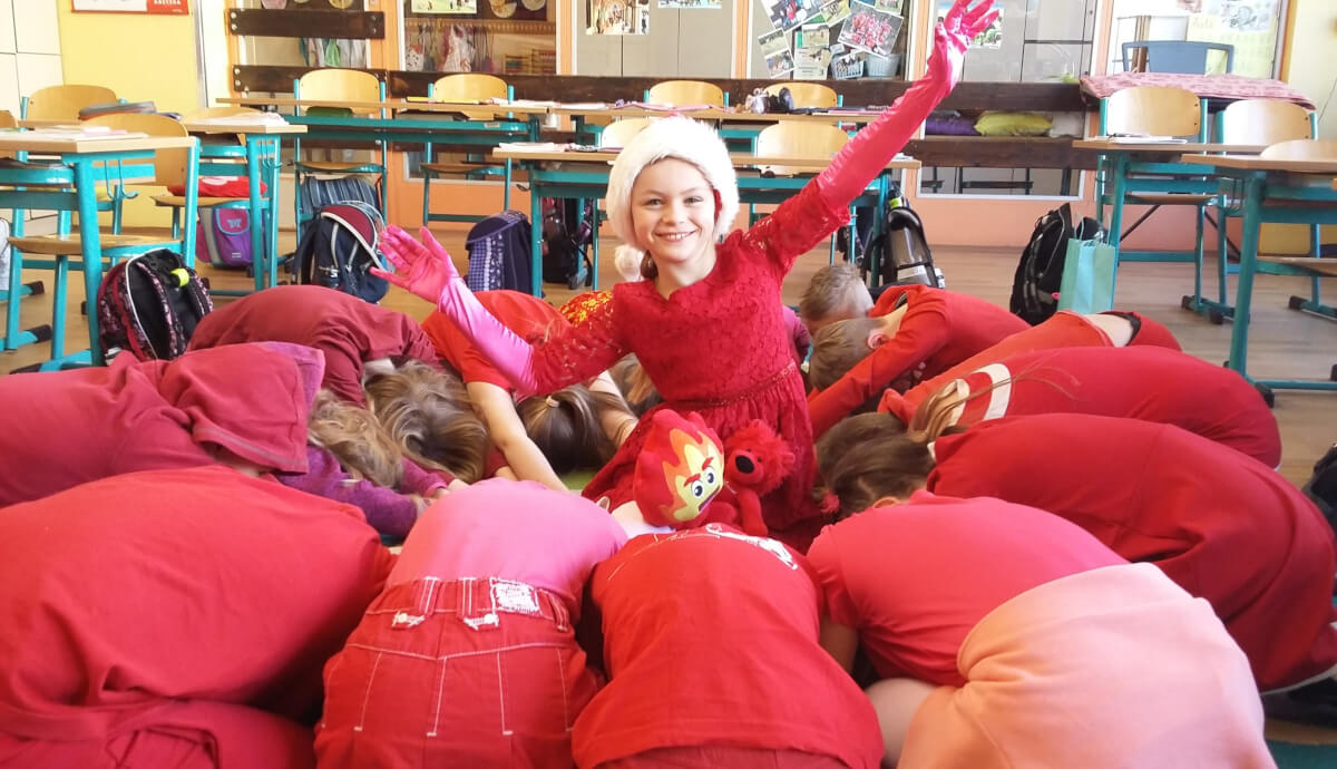 Děti v červené, soutěž o nejlepší „barevné“ fotografie
