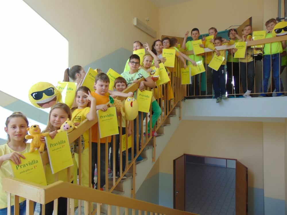Žáci 5.C ve žluté, soutěž o nejlepší „barevné“ fotografie