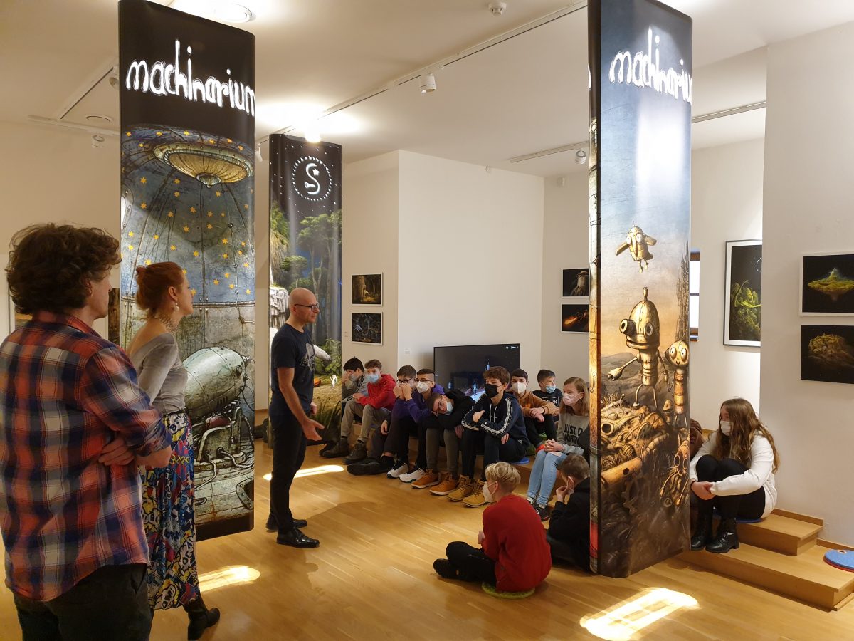 Žáci na výstavě Mecholand v Galerii města Trutnova